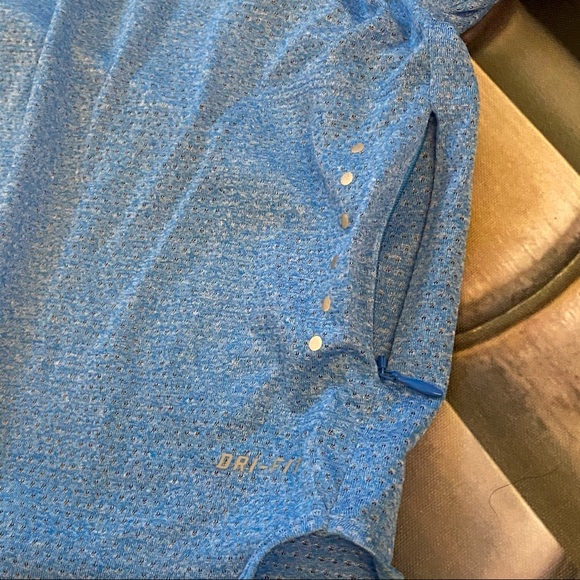 Nike Dri Fit Top XS - Picture 7 of 13